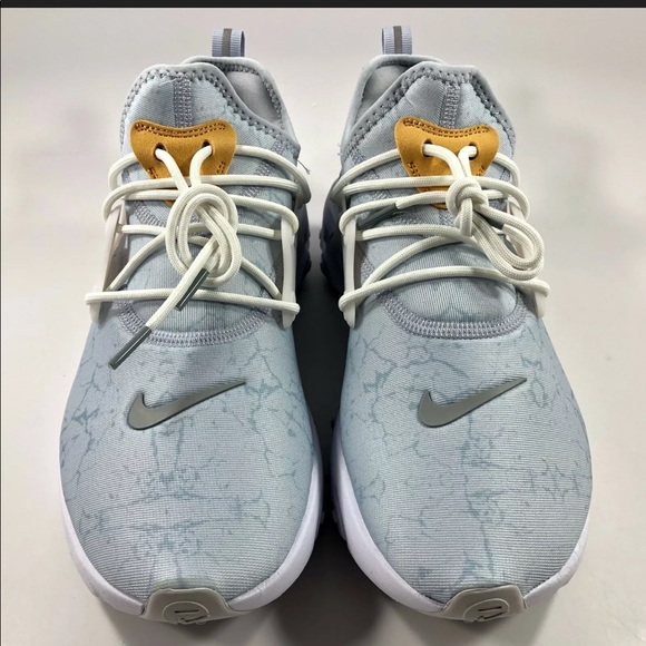 nike presto react grey